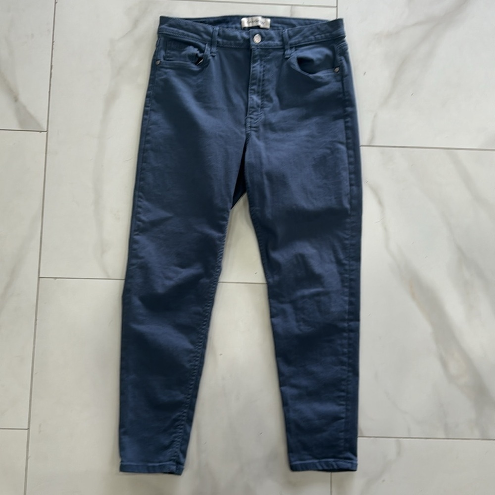 Calvin Klein High Rise Ankle Skinny Jeans.  Sz 31